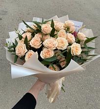 Букет Кремовые розы Латте в Высоком