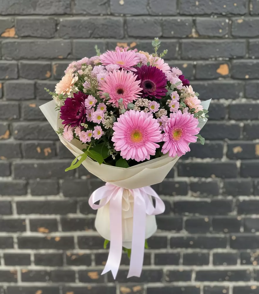 Букет цветов из: Герберы и Хризантемы в Высоком