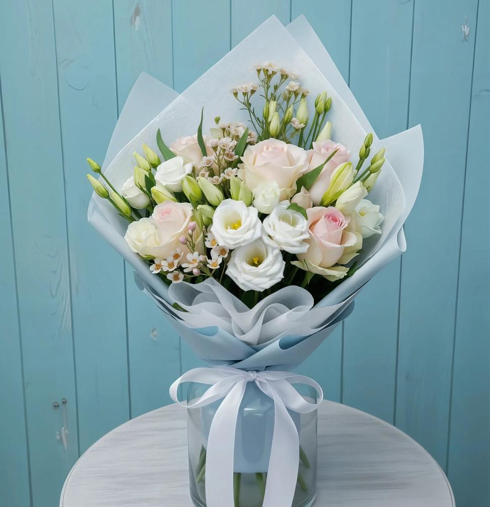 Букет цветов из: Розы и Лизиантусы в Высоком