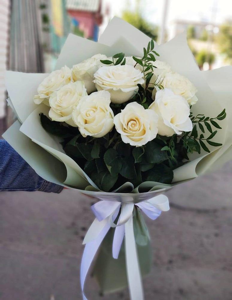 Букет Белые розы Проуд в Высоком