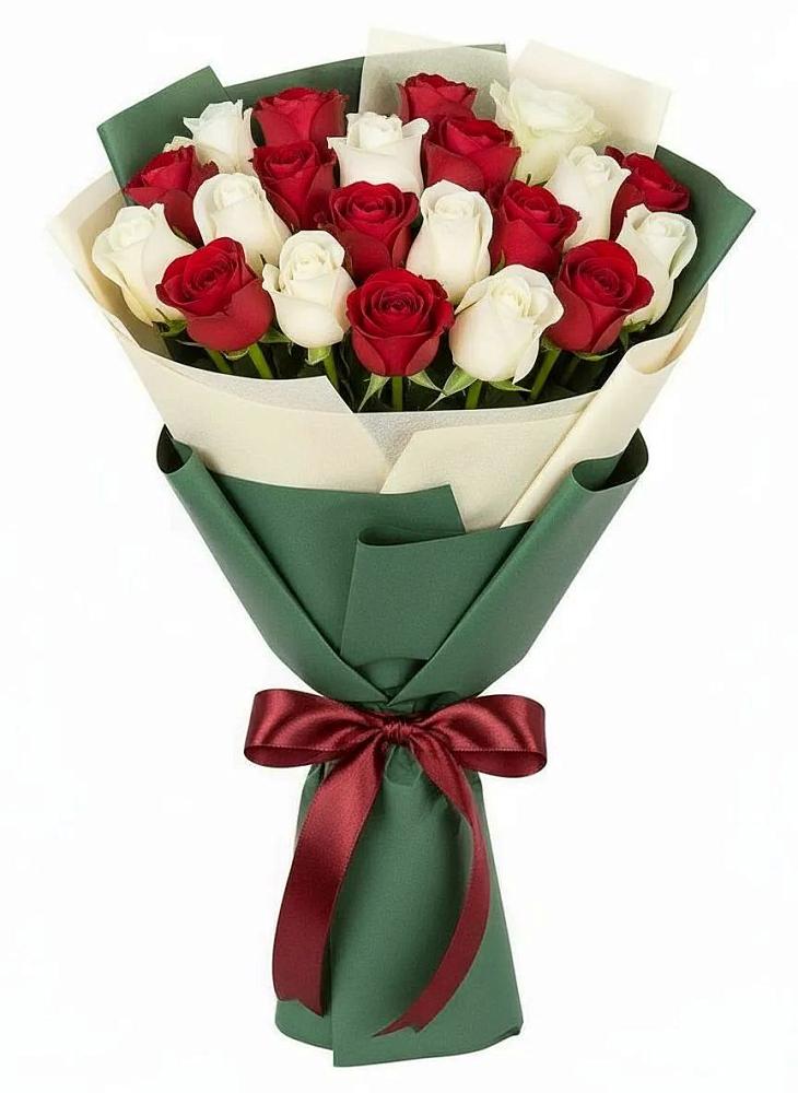 Букет Микс из красных и белых роз в Высоком