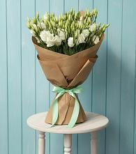 Букет цветов из:  Лизиантусы в Высоком