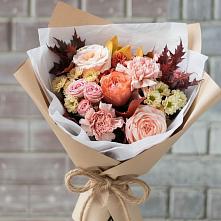 Букет цветов из:  Гвоздики, Хризантемы и Розы в Высоком