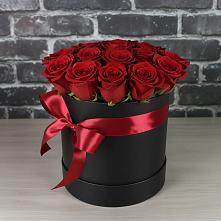 Цветочная композиция из Розы в шляпной коробке в Высоком