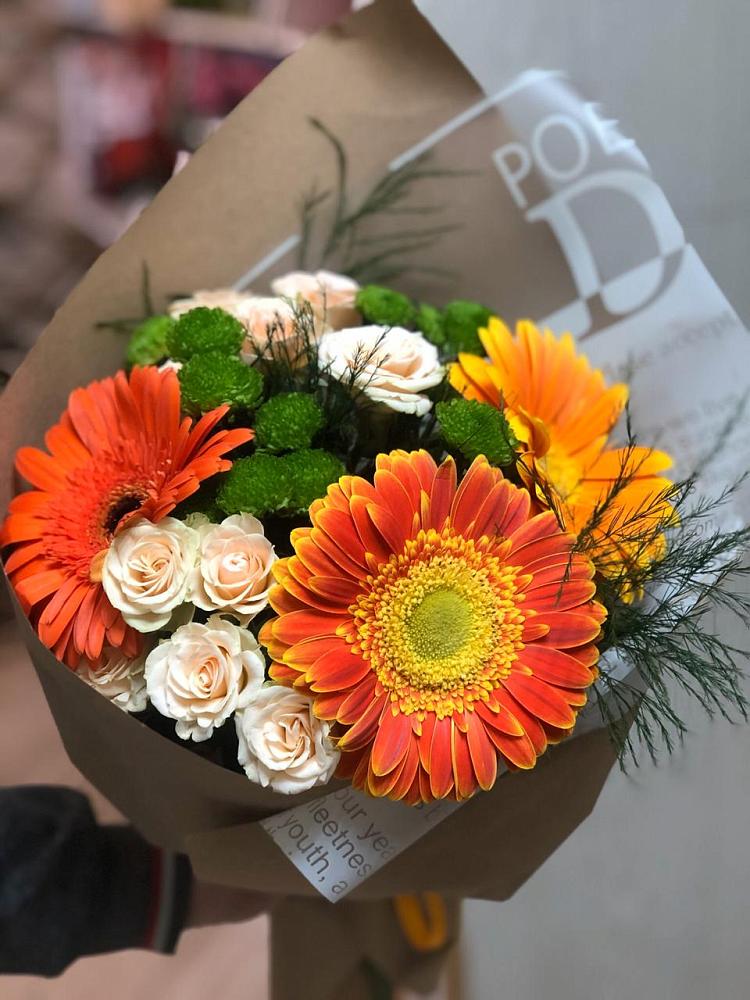 Букет цветов из: Герберы, Хризантемы и Розы в Высоком