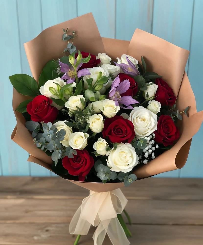 Букет цветов из: Розы и Альстромерии в Высоком
