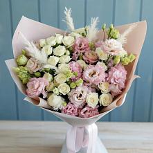 Букет цветов из:  Альстромерии и Розы в Высоком