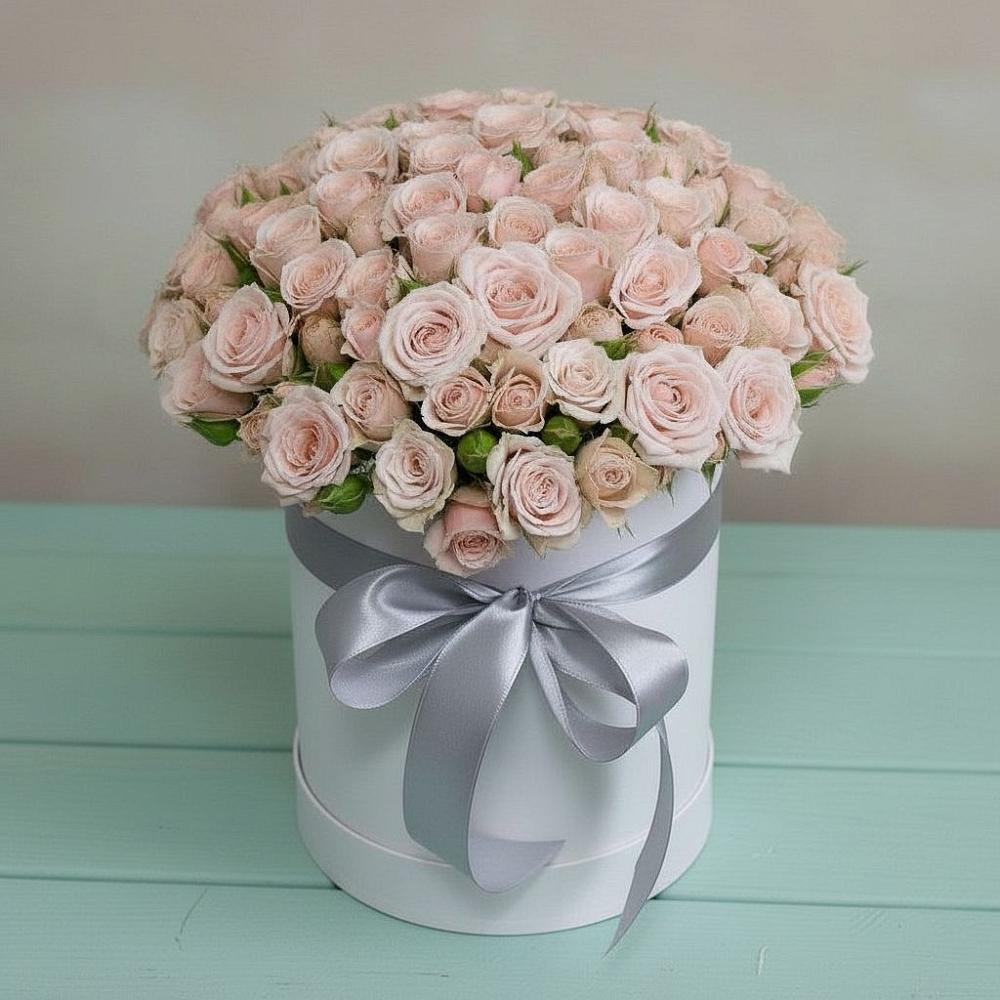 Цветочная композиция из Розы в шляпной коробке в Высоком